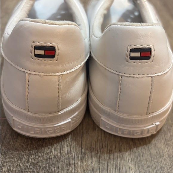 Tommy Hilfiger White Sneakers with Red and Blue Accents - Picture 5 of 7